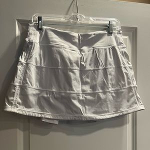 LuLuLemon Pace Rival Mid-Rise Skirt Size 6/8 (tag ripped out) no longer fits